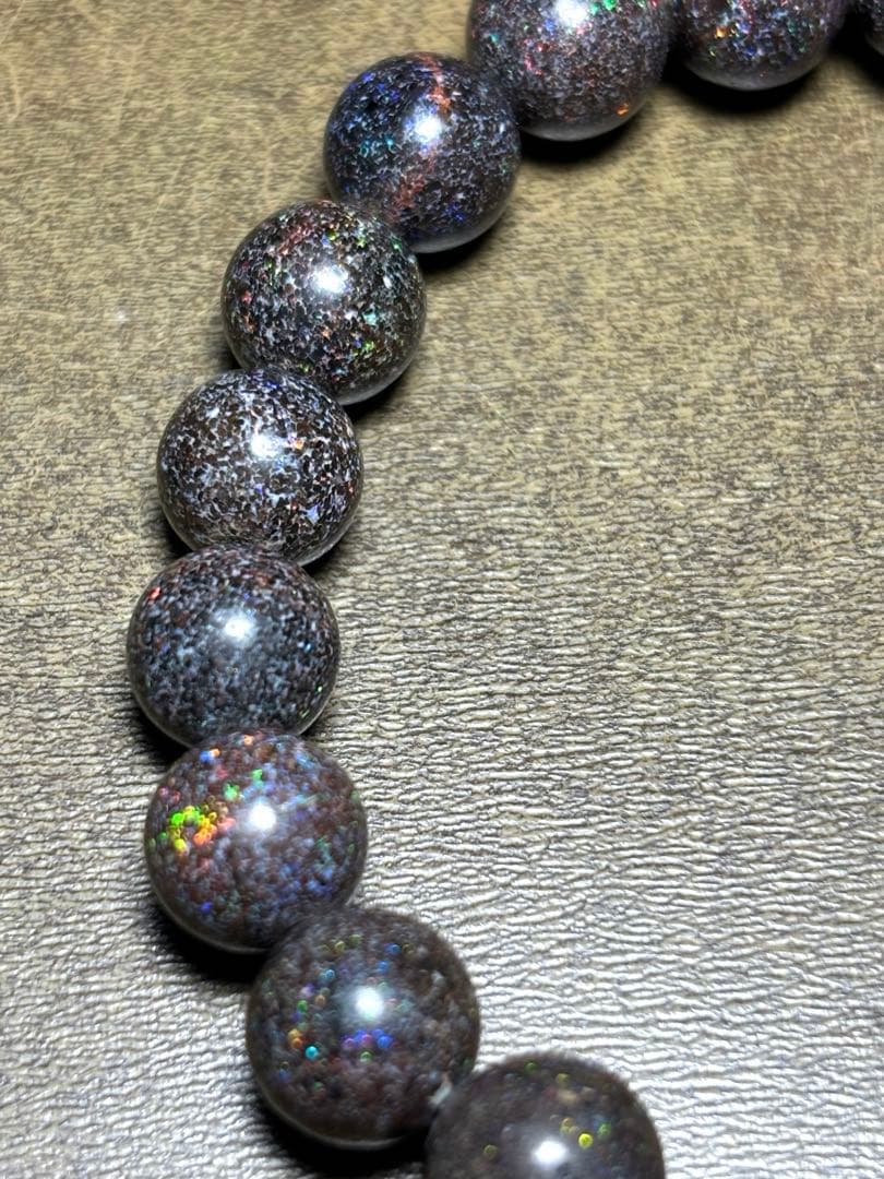 ハイグレード！！ブラックマトリックスオパールブレス約8.6㎜（新品）虹色遊色