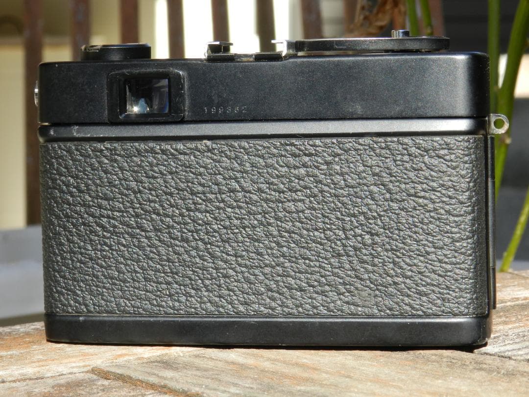 美品　KONICA C35 ブラック レンジファインダーカメラ 即撮影可