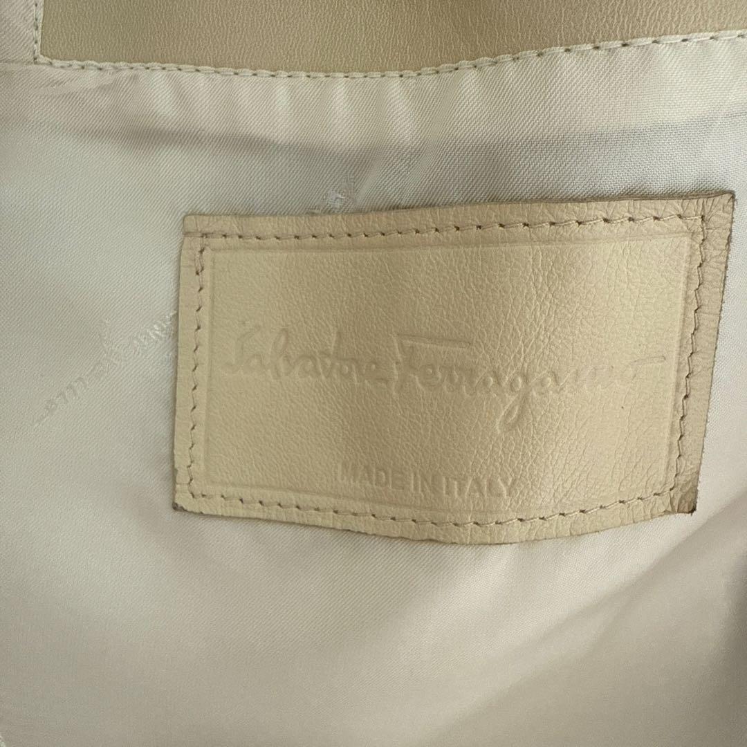 フェラガモ レザージャケット