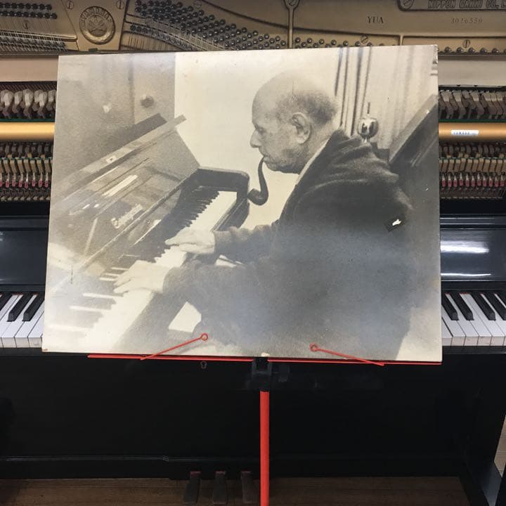 老人とパイプがGERSHWIN PIANOを弾く写真【即購入OK‼️】