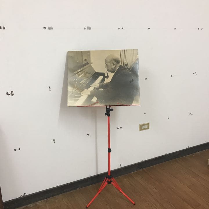 老人とパイプがGERSHWIN PIANOを弾く写真【即購入OK‼️】