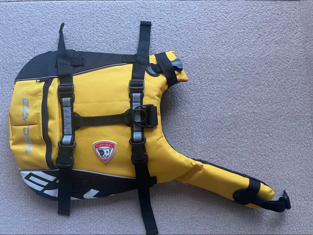 【極美品】犬用ライフジャケット　EZY DOG Sサイズ