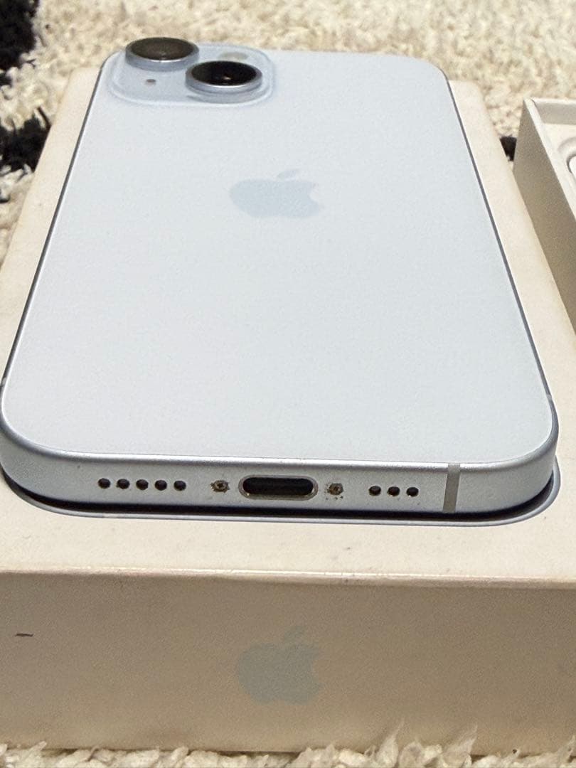 Apple iPhone 15 ホワイト 本体 充電ケーブル付き