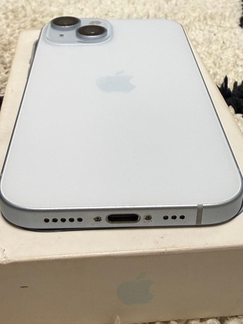 Apple iPhone 15 ホワイト 本体 充電ケーブル付き