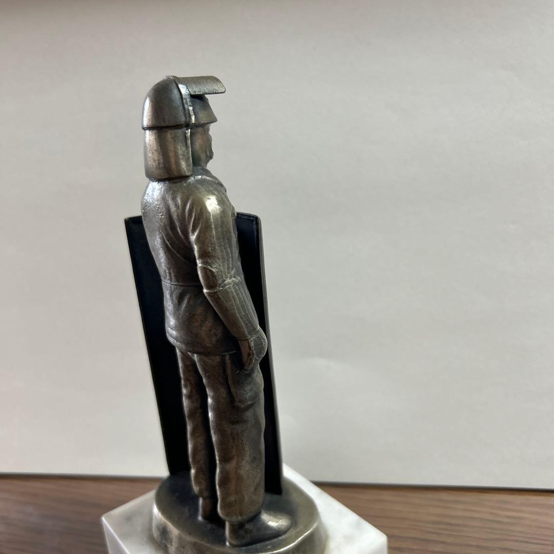 警察機動隊ブロンズ像　記念品