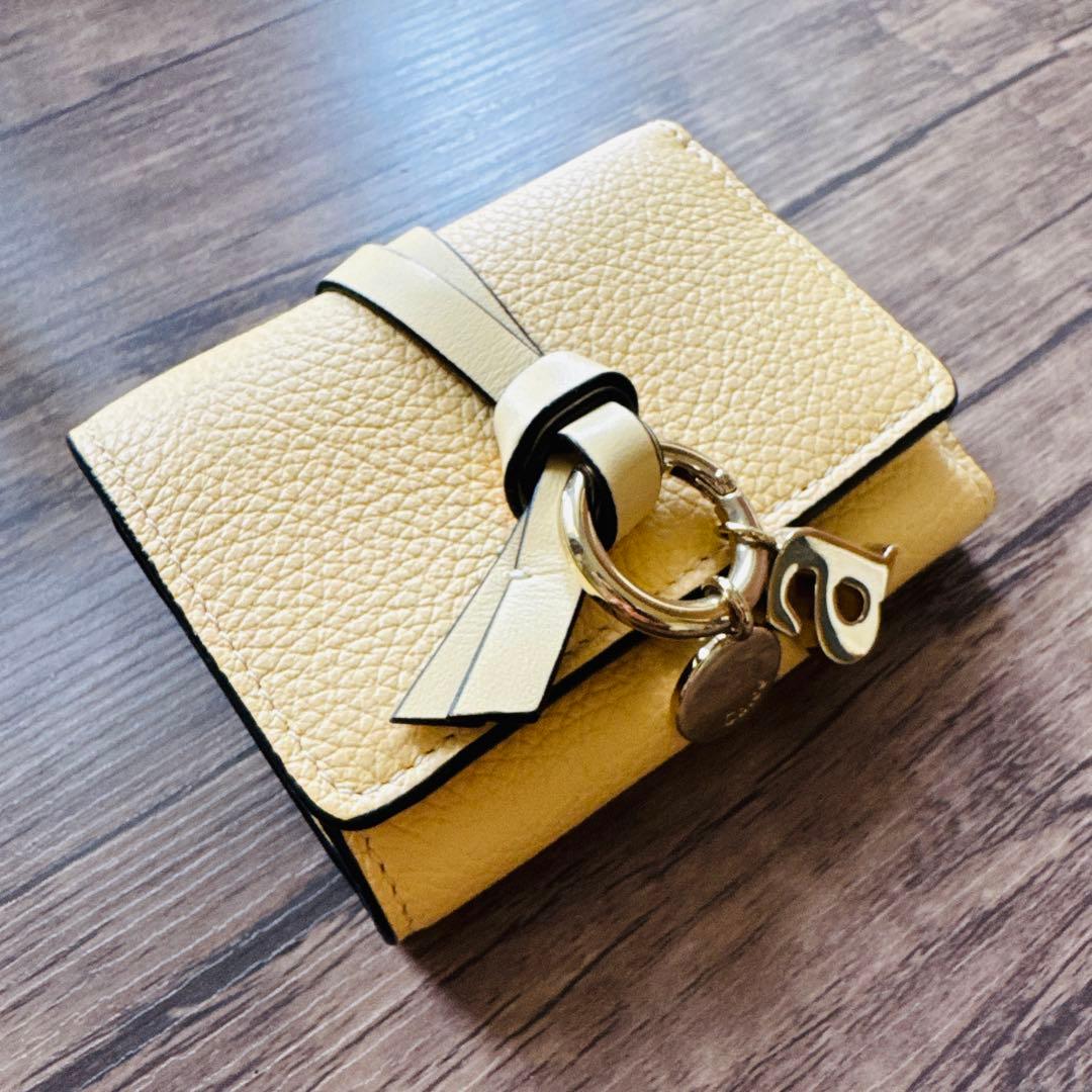 未使用Chloe 財布 ミニ トリフォールド イエロー アルファベット 三つ折り