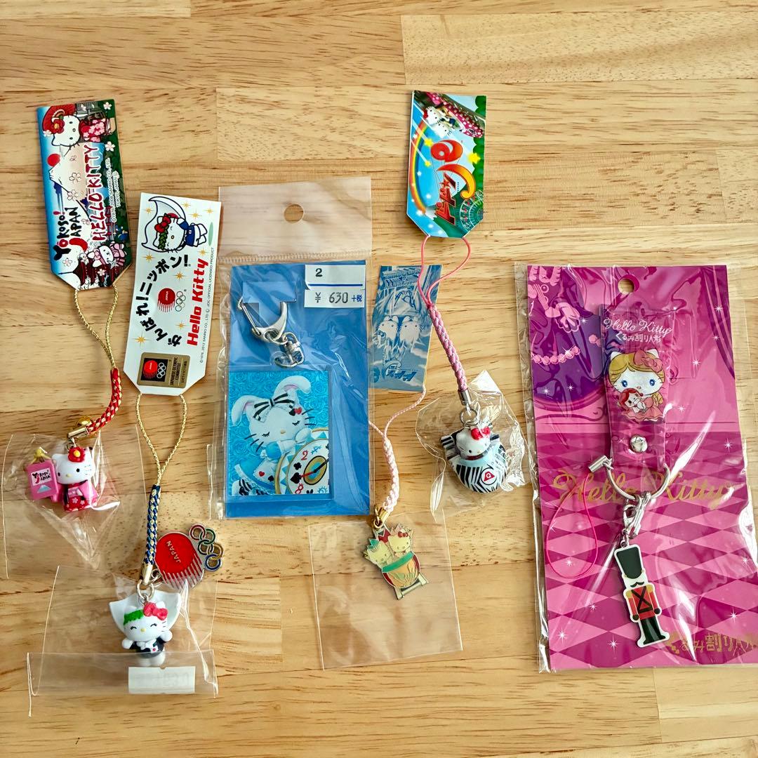 h*K様 【まとめ売り】ご当地キティ　根付け　ストラップ　キーホルダー　101個
