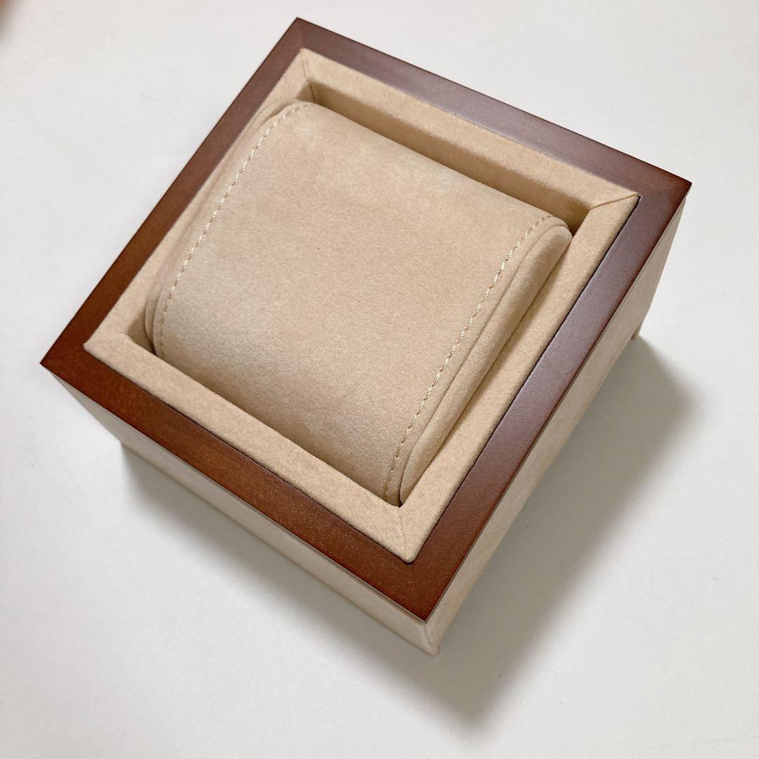 極美品　エルメス　腕時計　ケース　空箱　現行品　保証書　取扱説明書付き