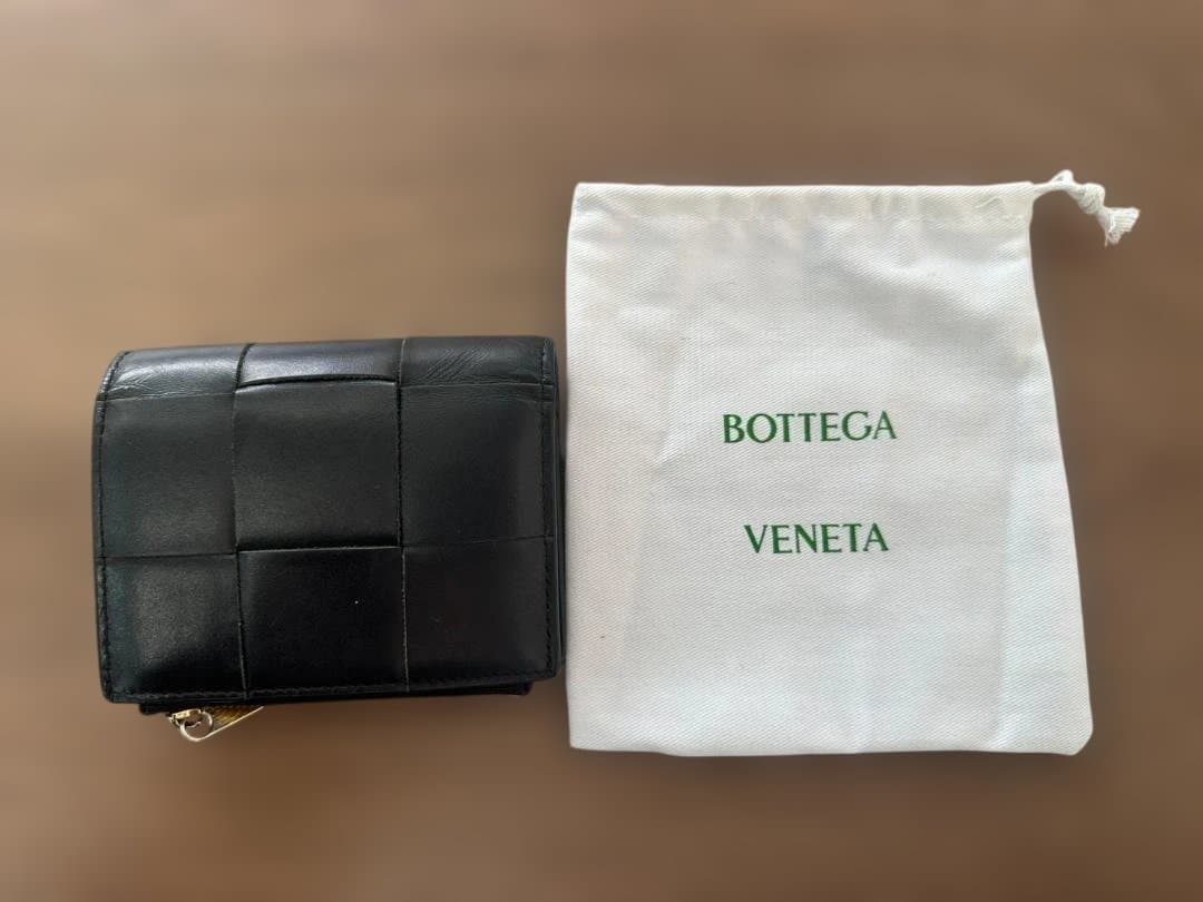 BOTTEGA VENETA 二つ折り財布 マキシイントレチャート レザー 黒
