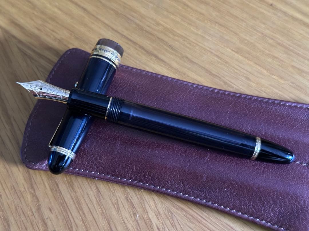 Pilot Custom823 万年筆 黒