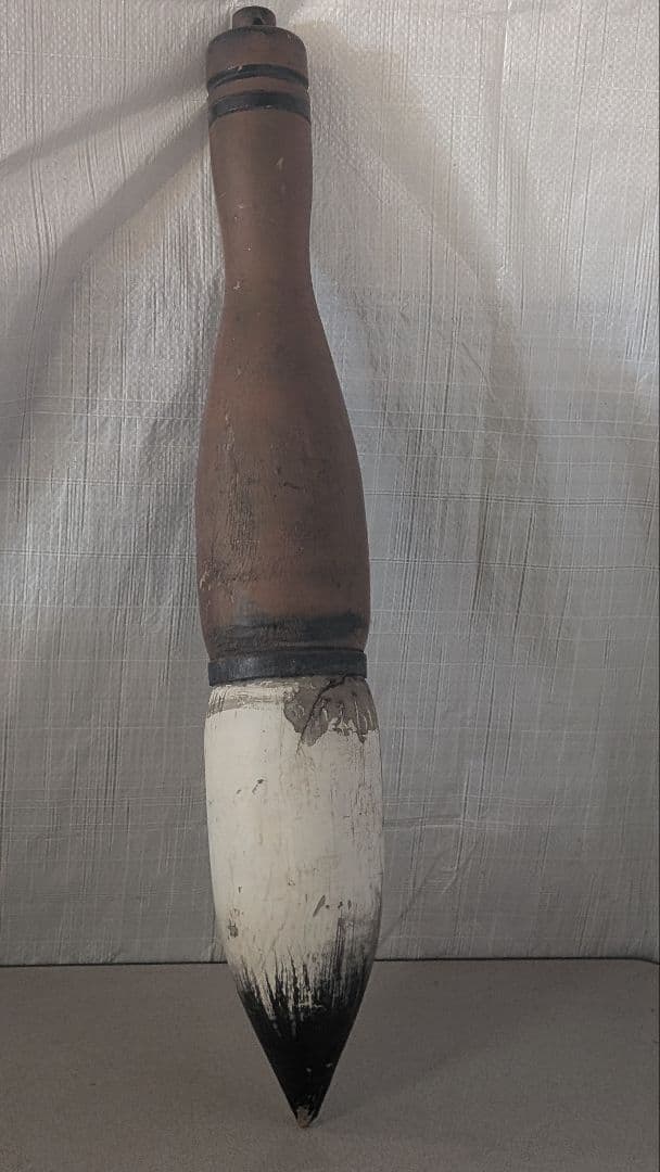 伝統的な木製筆の置物　骨董品