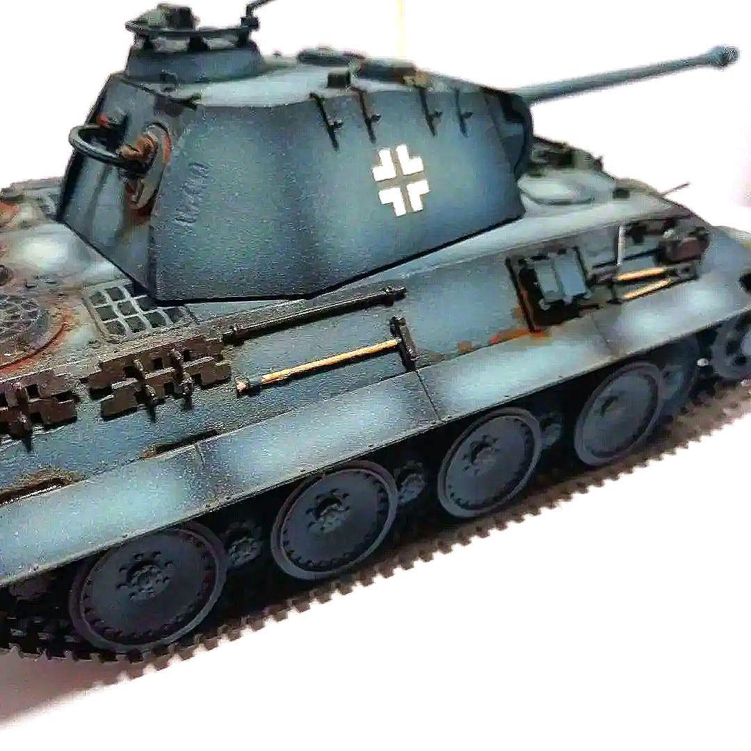 タミヤ　1/35プラモデル ドイツ パンター戦車（追加装甲板装備）塗装済み完成品