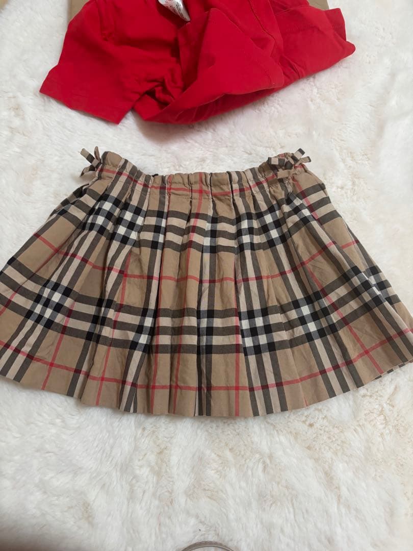 良品　BURBERRY バーバリー　現行タグ　プリーツスカート Tシャツセット