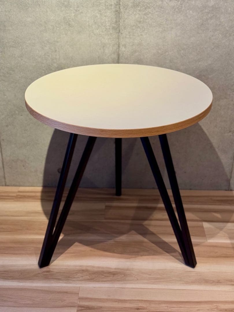 KANADEMONO カフェテーブル リノリウム天板 × スチール脚　φ70cm