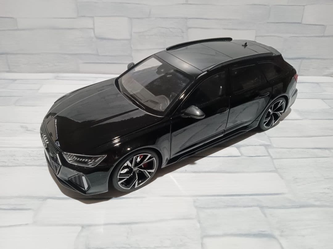 1/18 アウディ　RS6 アバント C8 ダイキャスト　ミニカー　ブラック