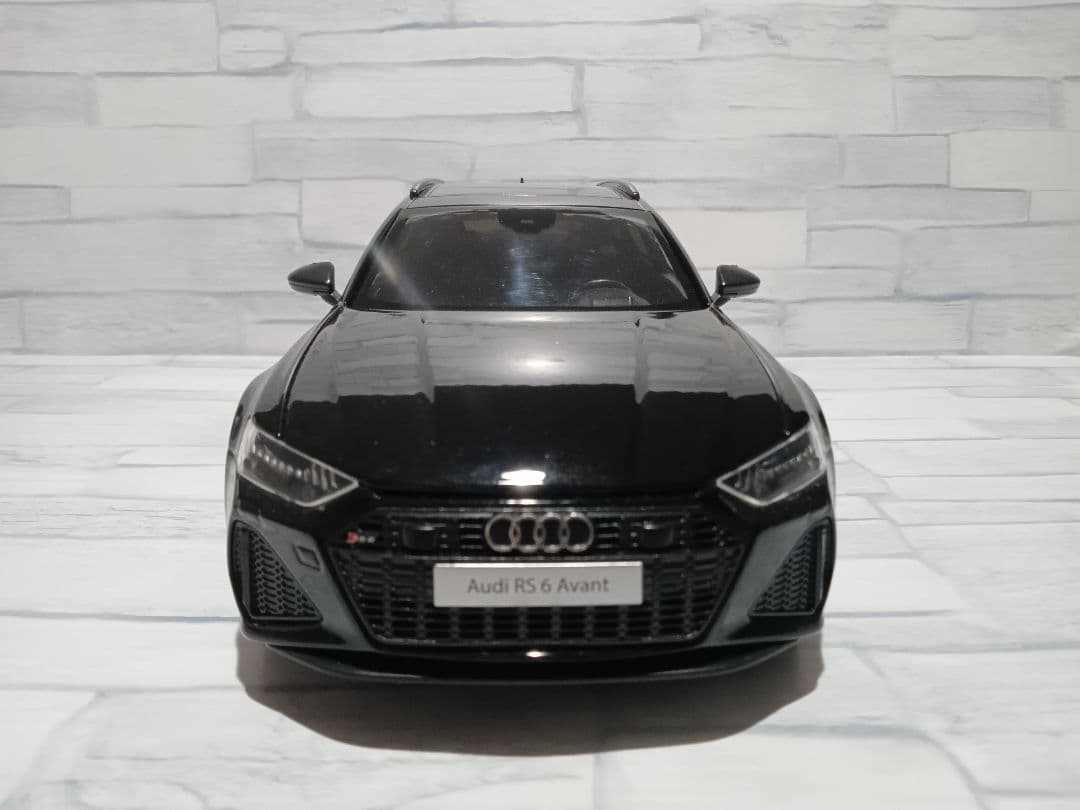 1/18 アウディ　RS6 アバント C8 ダイキャスト　ミニカー　ブラック