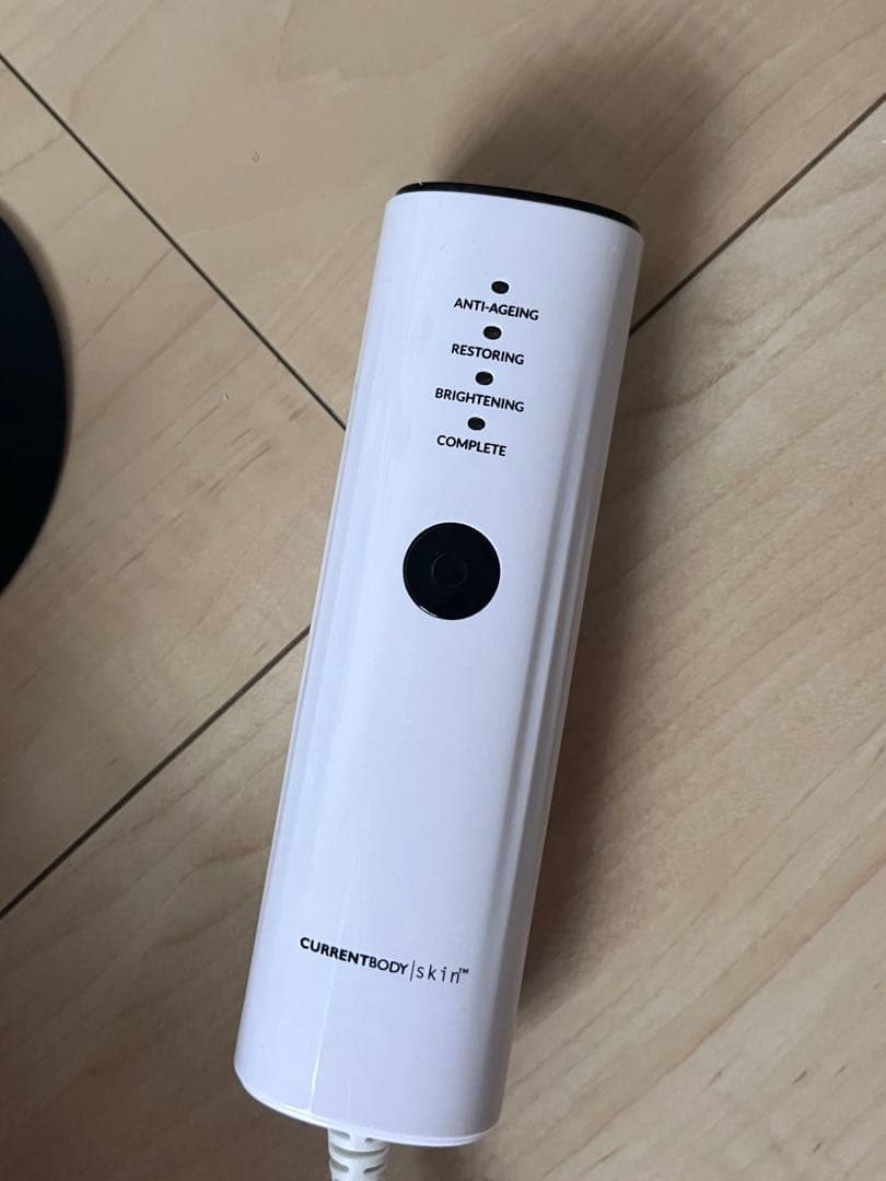 ボディ・フェイスケア CURRENTBODY skin 4-in-1 LED Face Mask