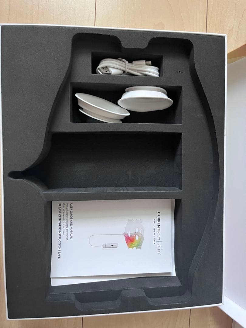 ボディ・フェイスケア CURRENTBODY skin 4-in-1 LED Face Mask