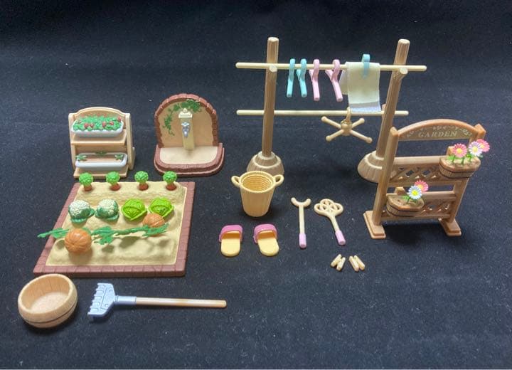 【値下げ】シルバニアファミリー　あかりの灯る大きなお家　家具付き　人形付き