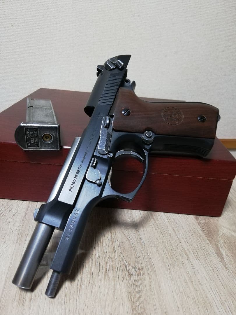 ⭐WAウエスタンアームズ ベレッタ92FS ガスブロ⭐木製グリップ&ケース付