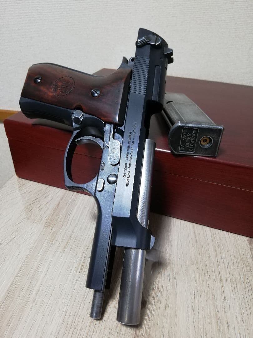 ⭐WAウエスタンアームズ ベレッタ92FS ガスブロ⭐木製グリップ&ケース付
