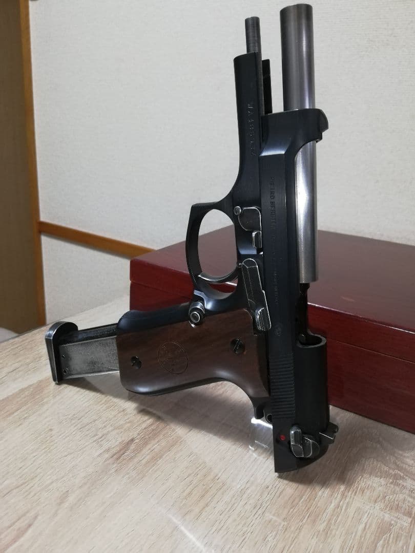 ⭐WAウエスタンアームズ ベレッタ92FS ガスブロ⭐木製グリップ&ケース付