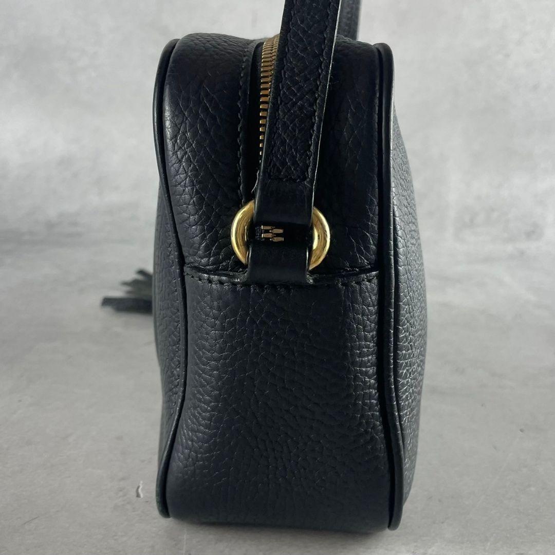 GUCCI ブラックレザー ショルダーバッグ タッセル　カメラバッグ　ソーホー