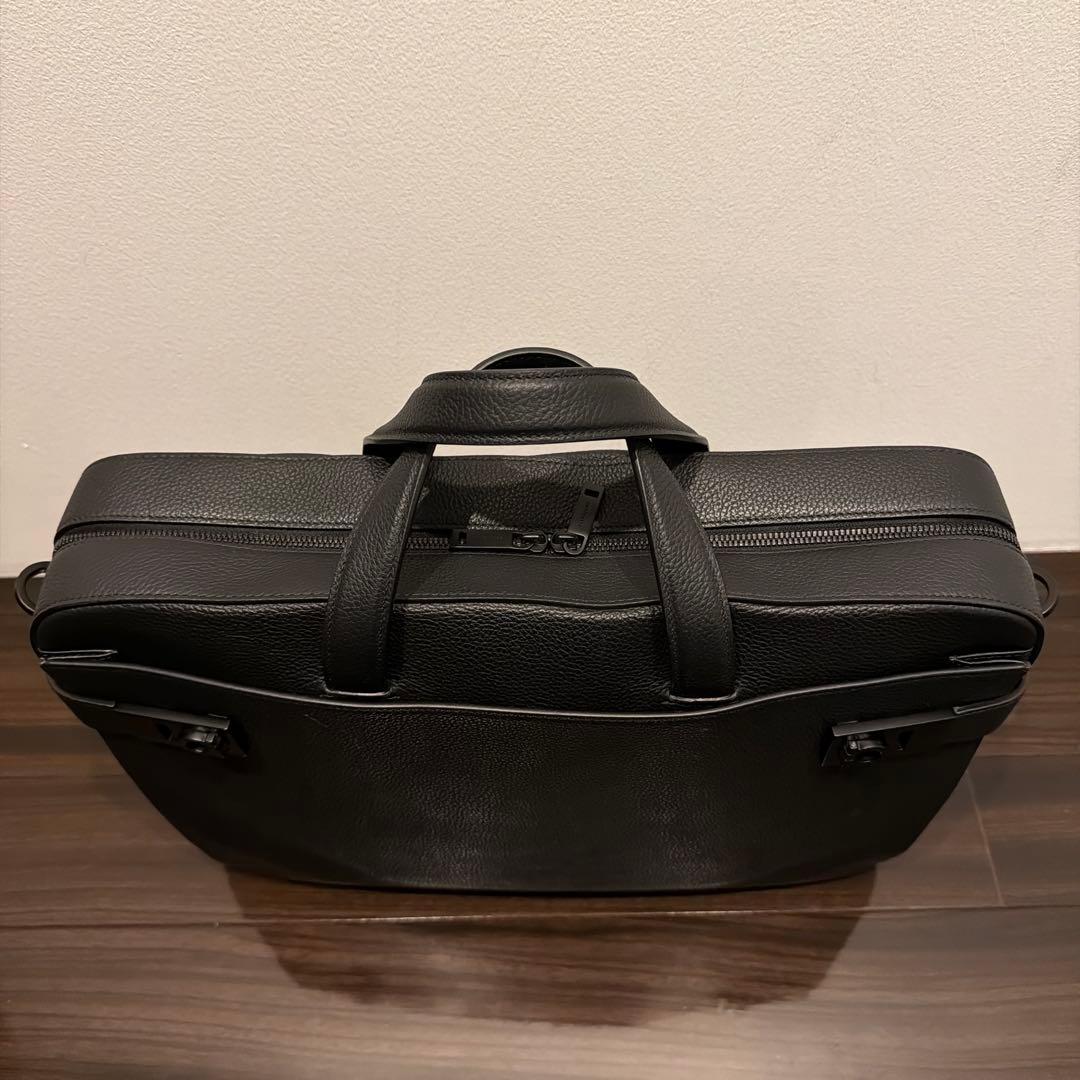 フェラガモ　ガンチーニ ブリーフケース　半額以下　付属品無し　定価37万円