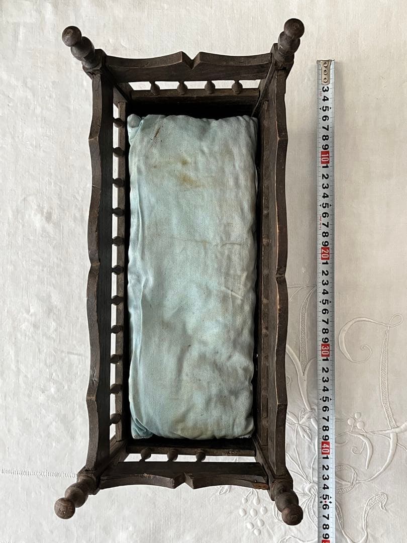 【美品】フランスアンティーク ブルターニュ木製細工 ドール用ベッド[3114]