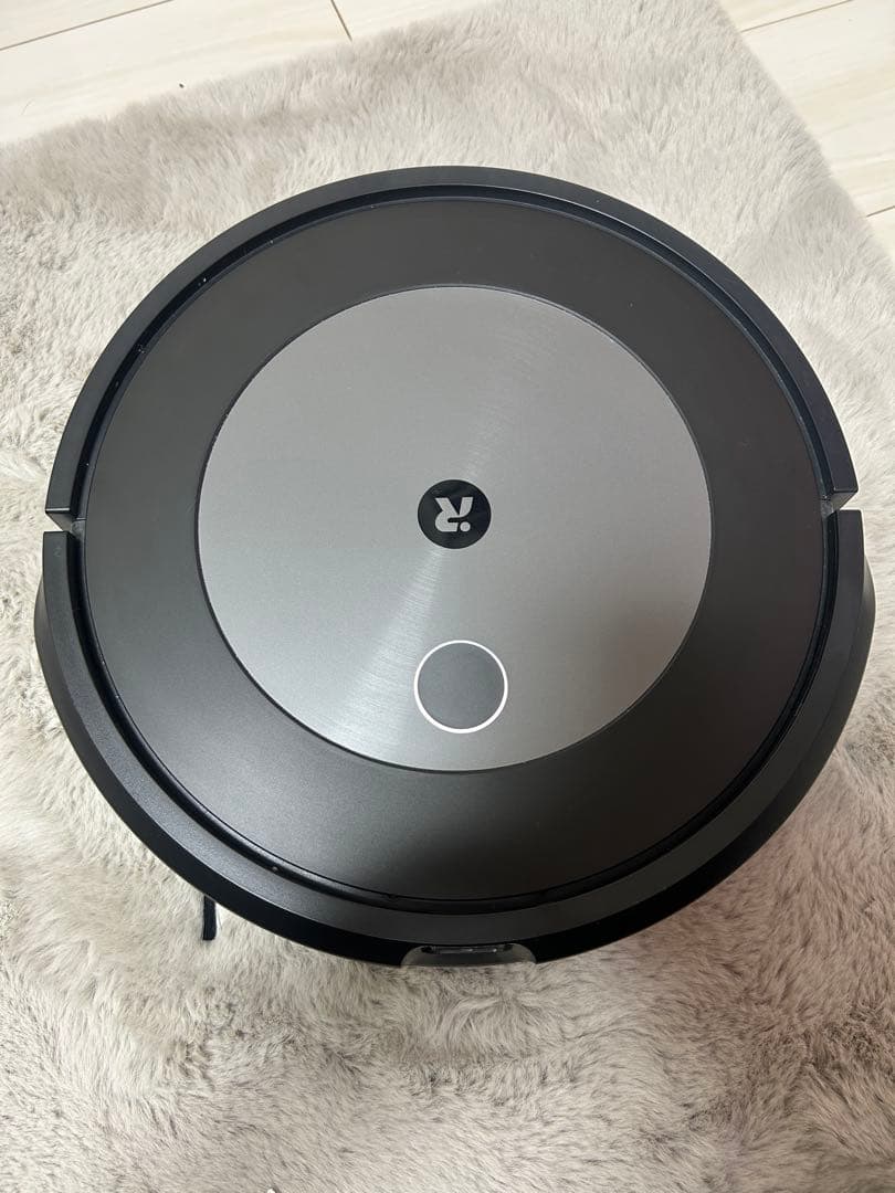 【最終値下げ】Robot Roomba ロボット掃除機本体【ルンバj7+】