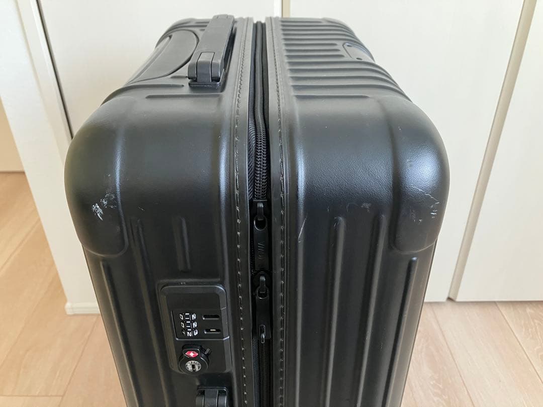 リモワ RIMOWA スーツケース　エッセンシャル チェックイン　M