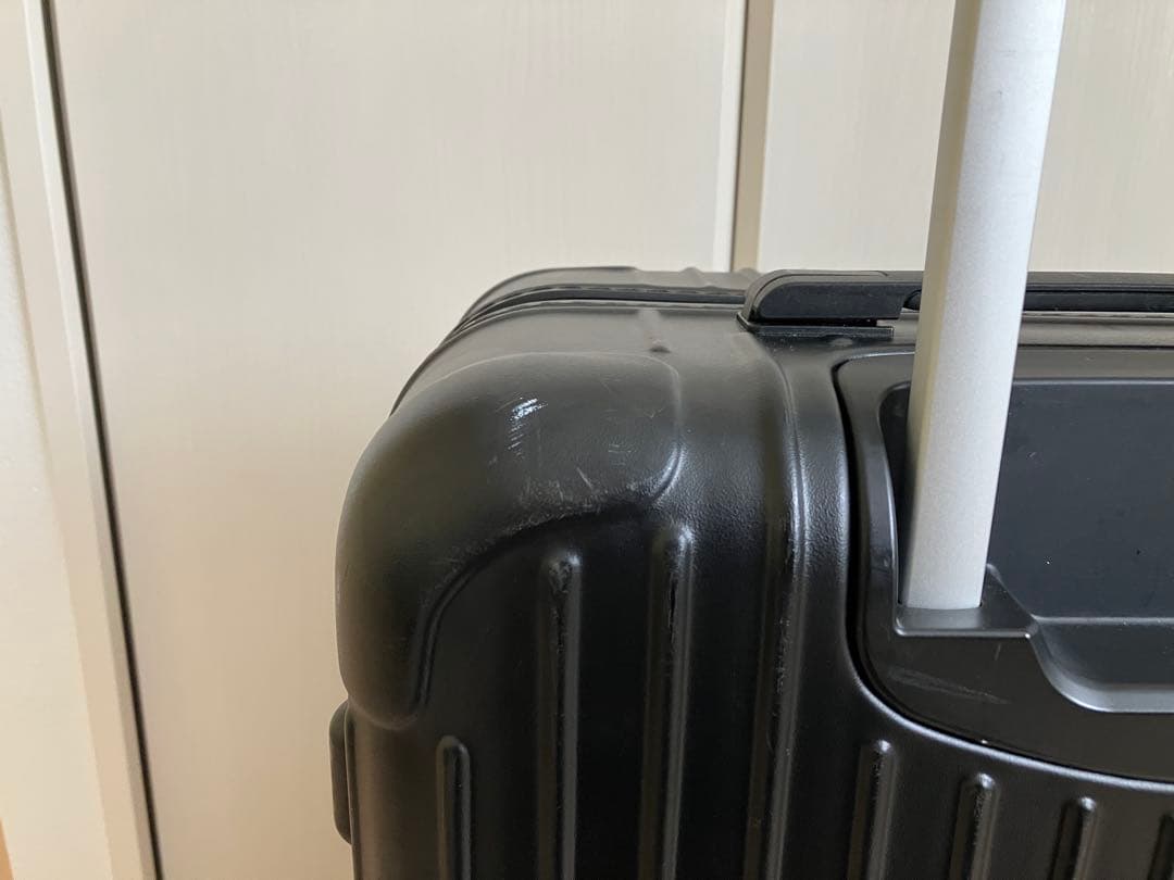 リモワ RIMOWA スーツケース　エッセンシャル チェックイン　M