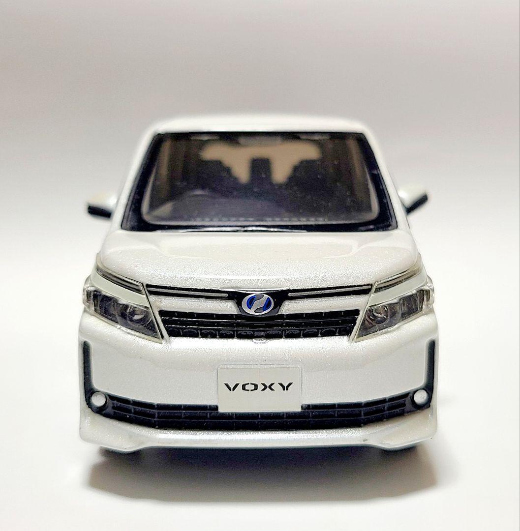 トヨタ 80系 ヴォクシー カラーサンプル