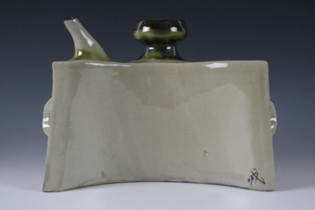 壺屋焼　金城敏幸　赤絵双魚文抱瓶（大）