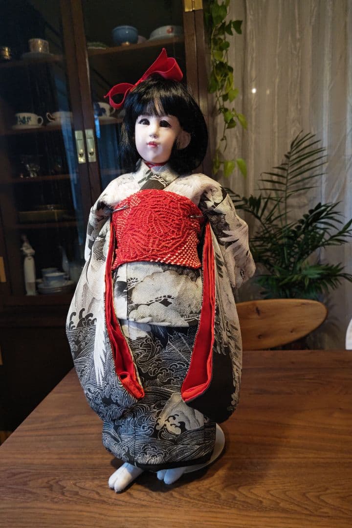 日本の伝統的な陶器製人形