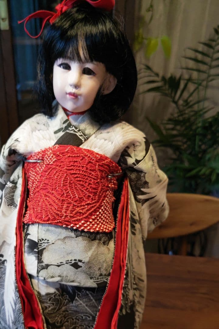 日本の伝統的な陶器製人形