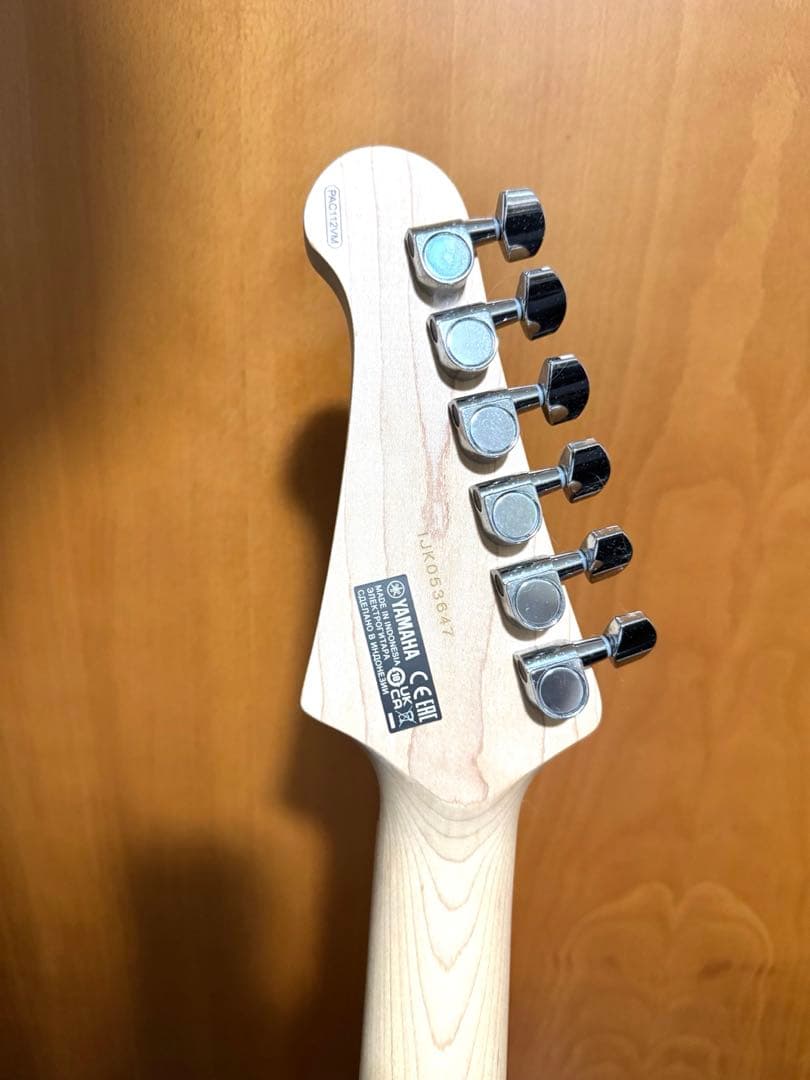 エレキギター YAMAHA PACIFICA グレー
