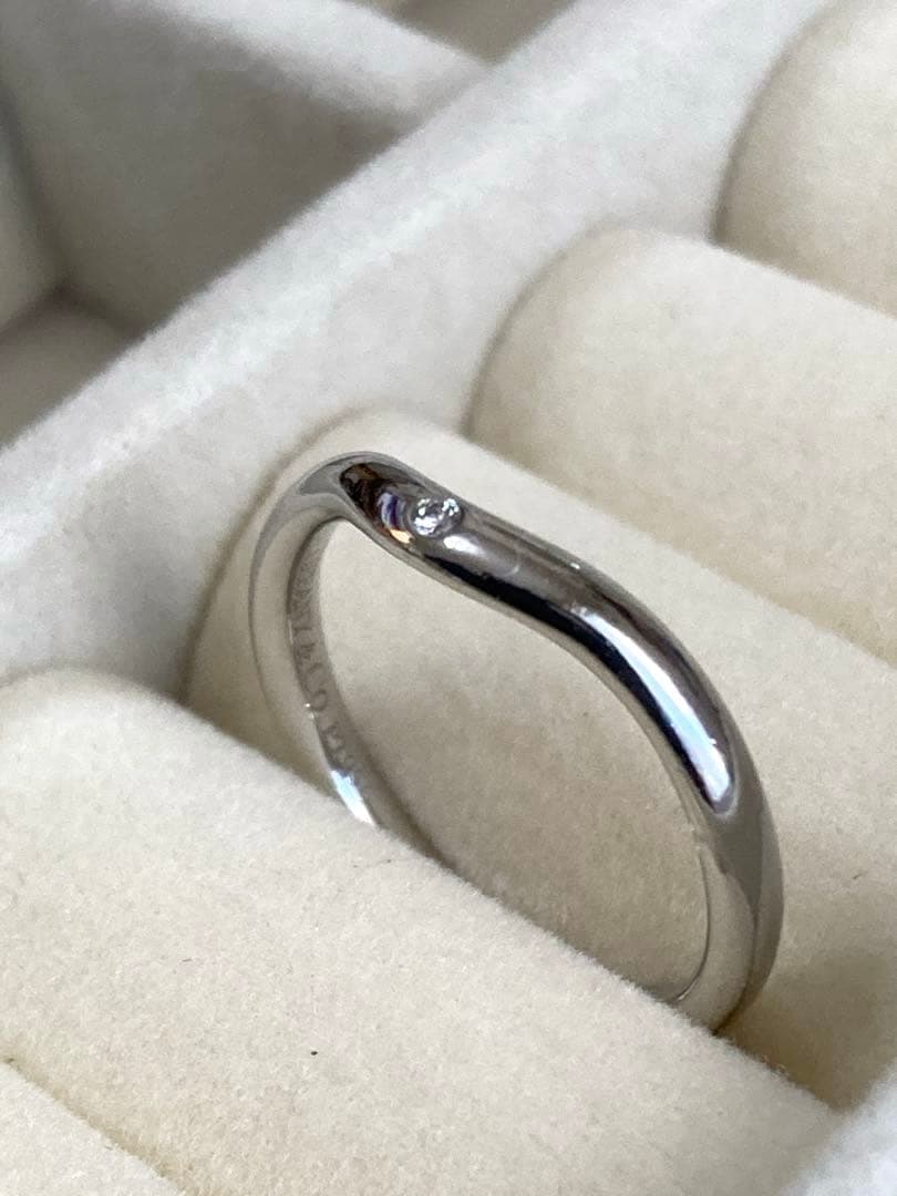 ティファニー　カーブドバンドリング　ペレッティ　1粒ダイヤPT950約7.5号