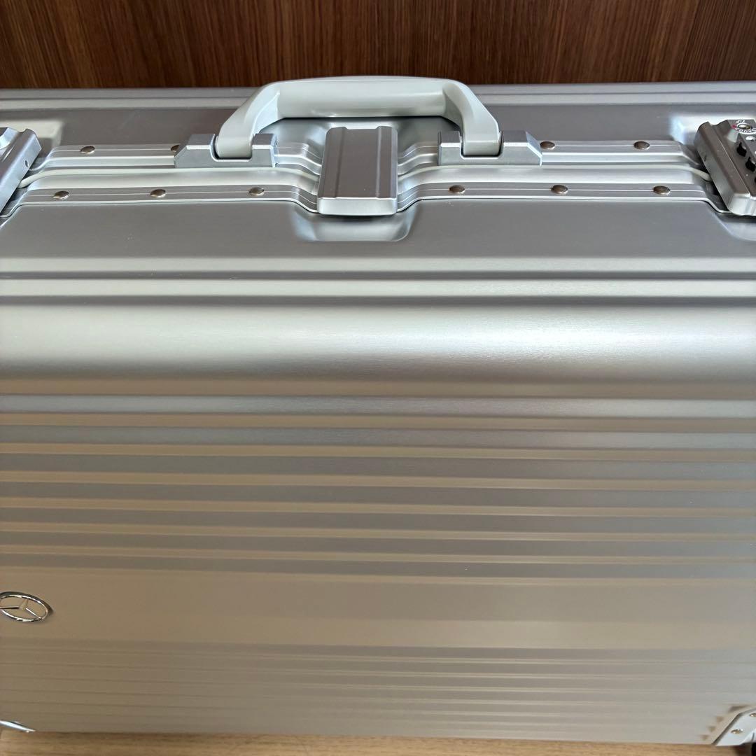 【未使用】メルセデスベンツ　アルミキャリーケース　スーツケース送料込65ℓ