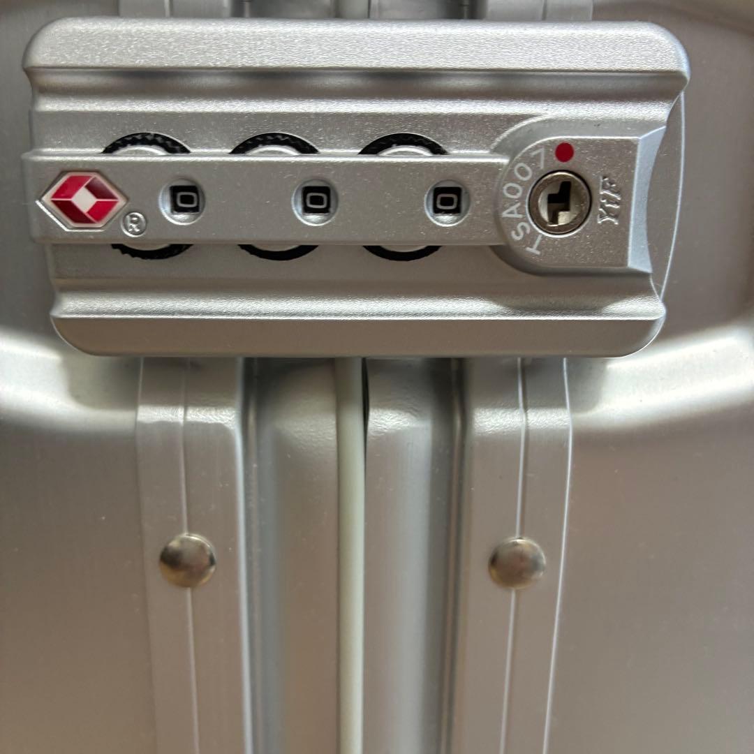 【未使用】メルセデスベンツ　アルミキャリーケース　スーツケース送料込65ℓ