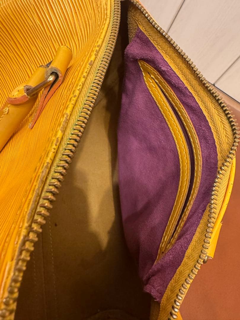 エ*可様 Louis Vuitton エピ　イエローハンドバッグ