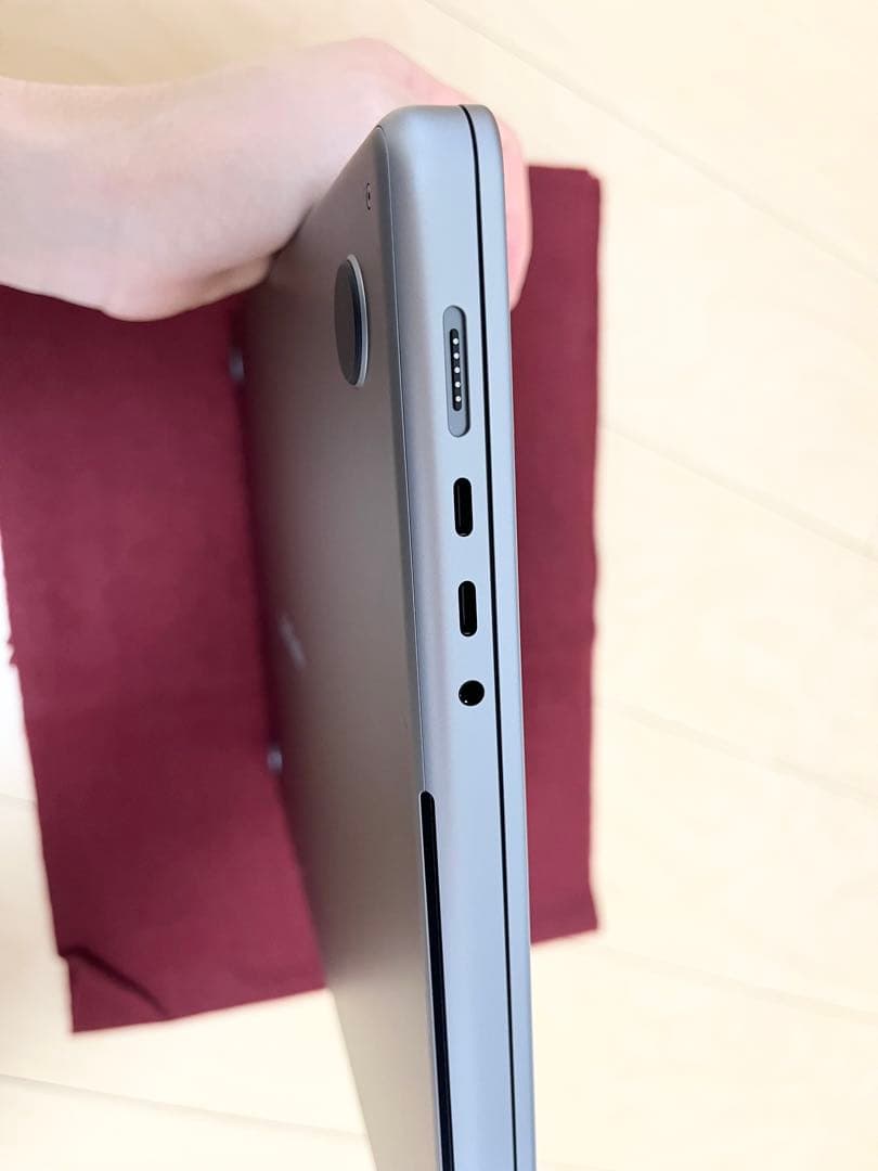 極美品MACBOOK PRO M1 2021 16インチ　32GB 充電回数２回