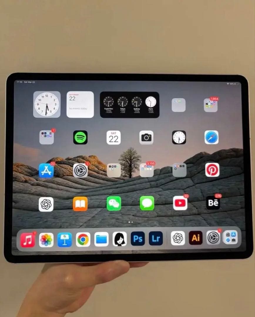 Apple iPad pro 12.9 第三世代　シルバーとキーボードをセット