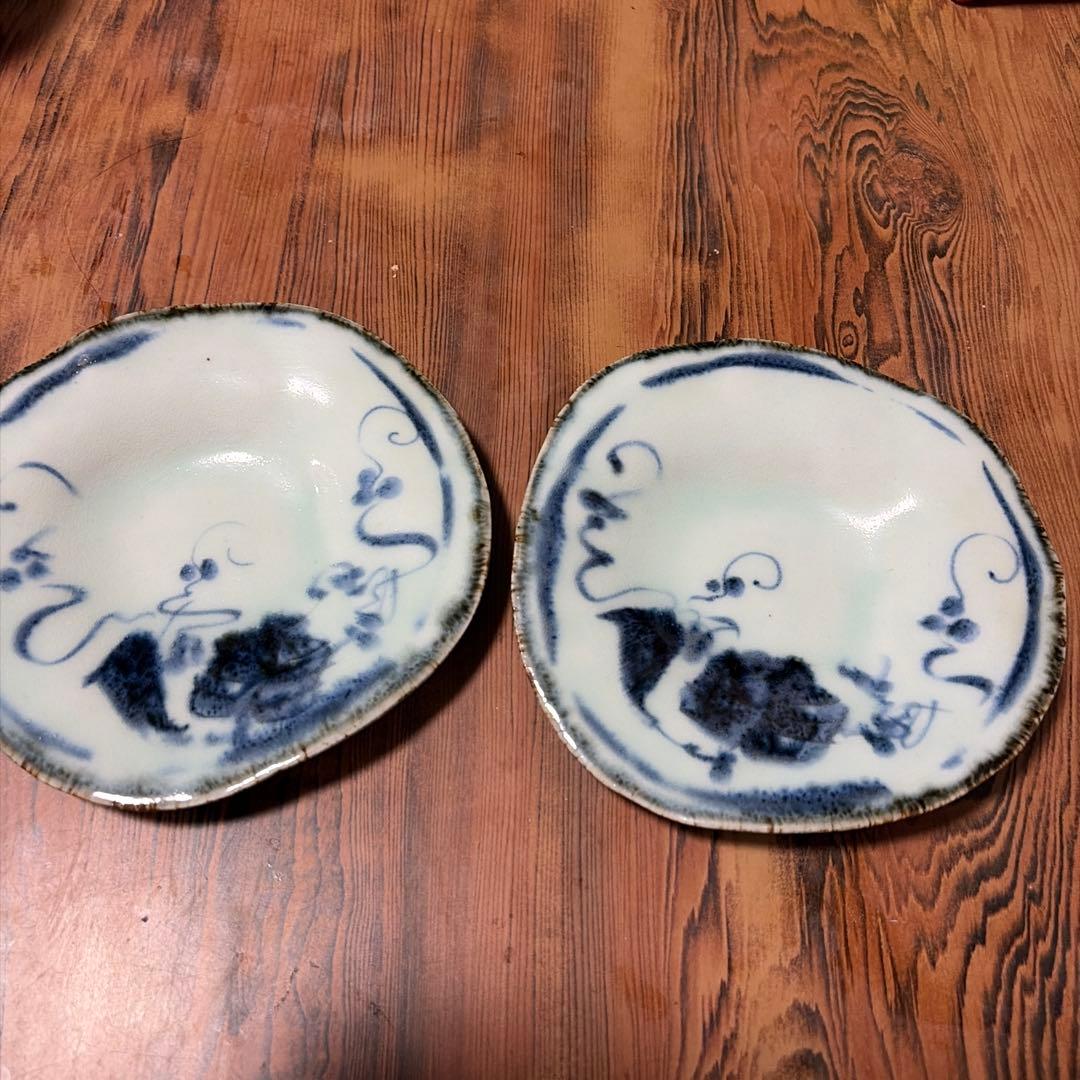 斉山窯青い花模様の陶器皿 2枚セット
