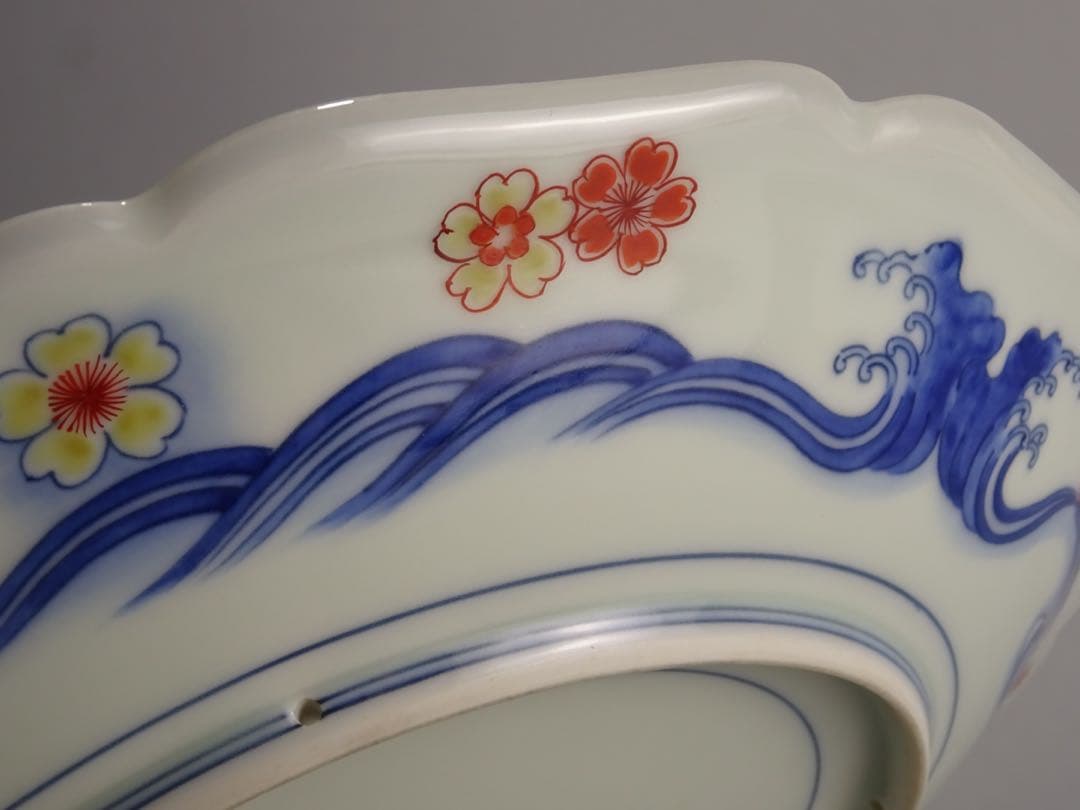 名工　十二代　今泉今右衛門　色鍋島　柴垣椿絵　額皿　飾皿　輪花形　大皿　九寸皿