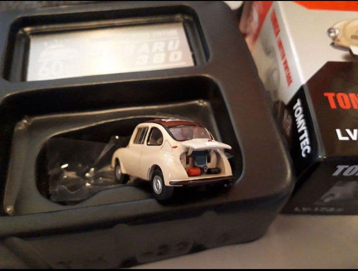 スバル360　トミカリミテッドビンテージ【ベージュ】