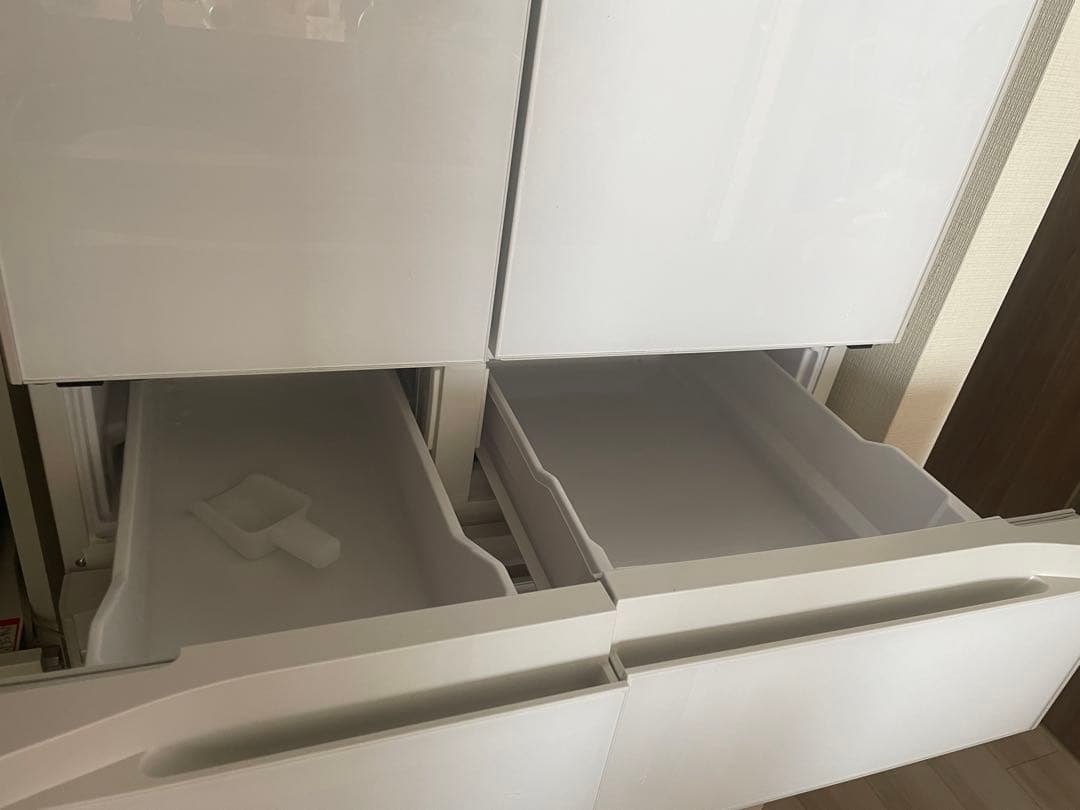 Hitachi冷蔵庫　R-HW60K 602L