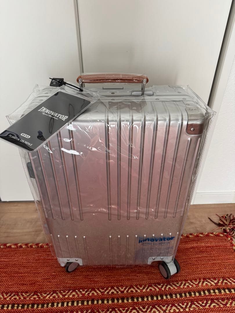 新品　イノベーター INV1811STP アルミ シルバー 36L