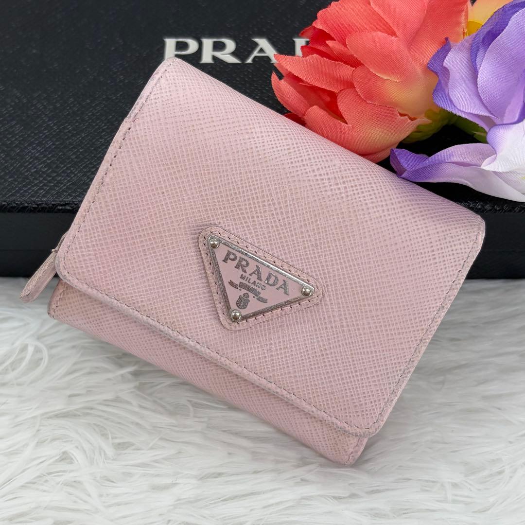 美品✨プラダ 三つ折り財布 サフィアーノ 三角ロゴ レザー　ピンク
