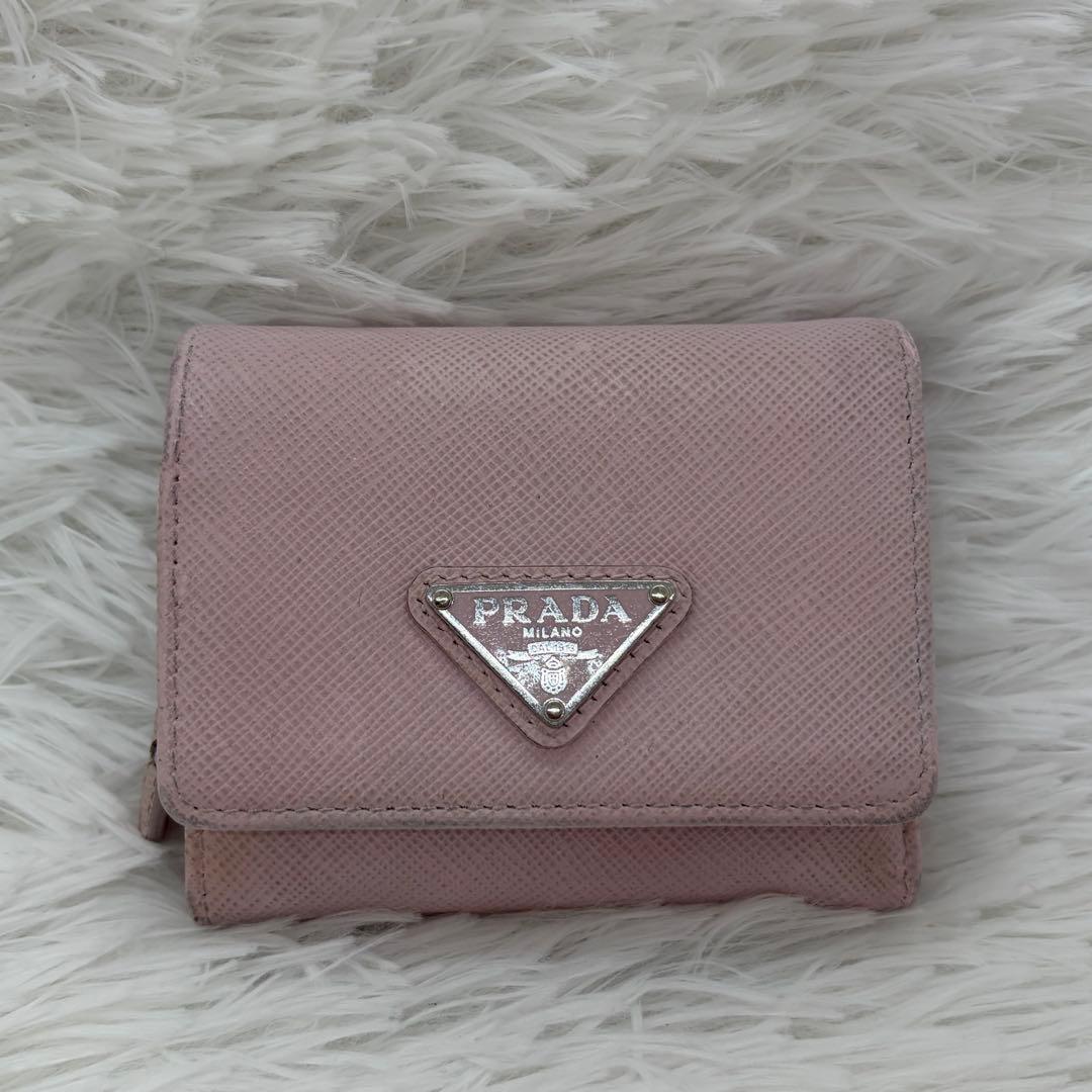 美品✨プラダ 三つ折り財布 サフィアーノ 三角ロゴ レザー　ピンク